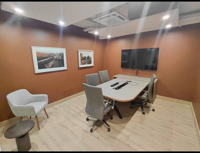 78M² OFFICE TO LET IN HALFWAY HOUSE